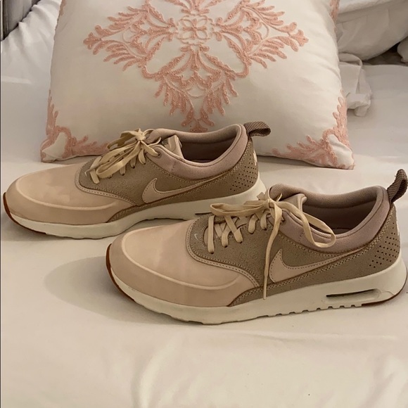 Nike Air Max Thea - Picture 2 of 8